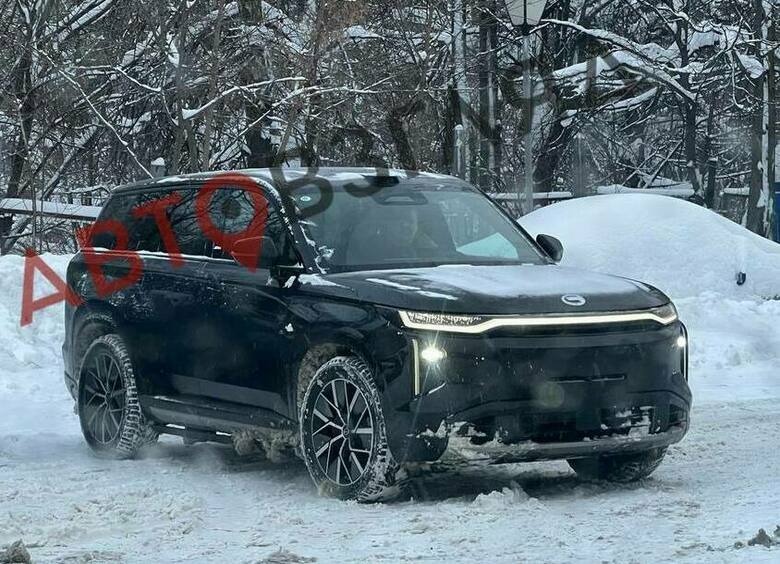 Полный привод, запас хода до 1020&nbsp;км и официальная гарантия. Новый гибридный кроссовер GAC S7 замечен в России до старта продаж